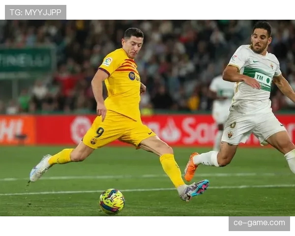 莱万多夫斯基助攻能力持续提升，成比赛走势关键变量